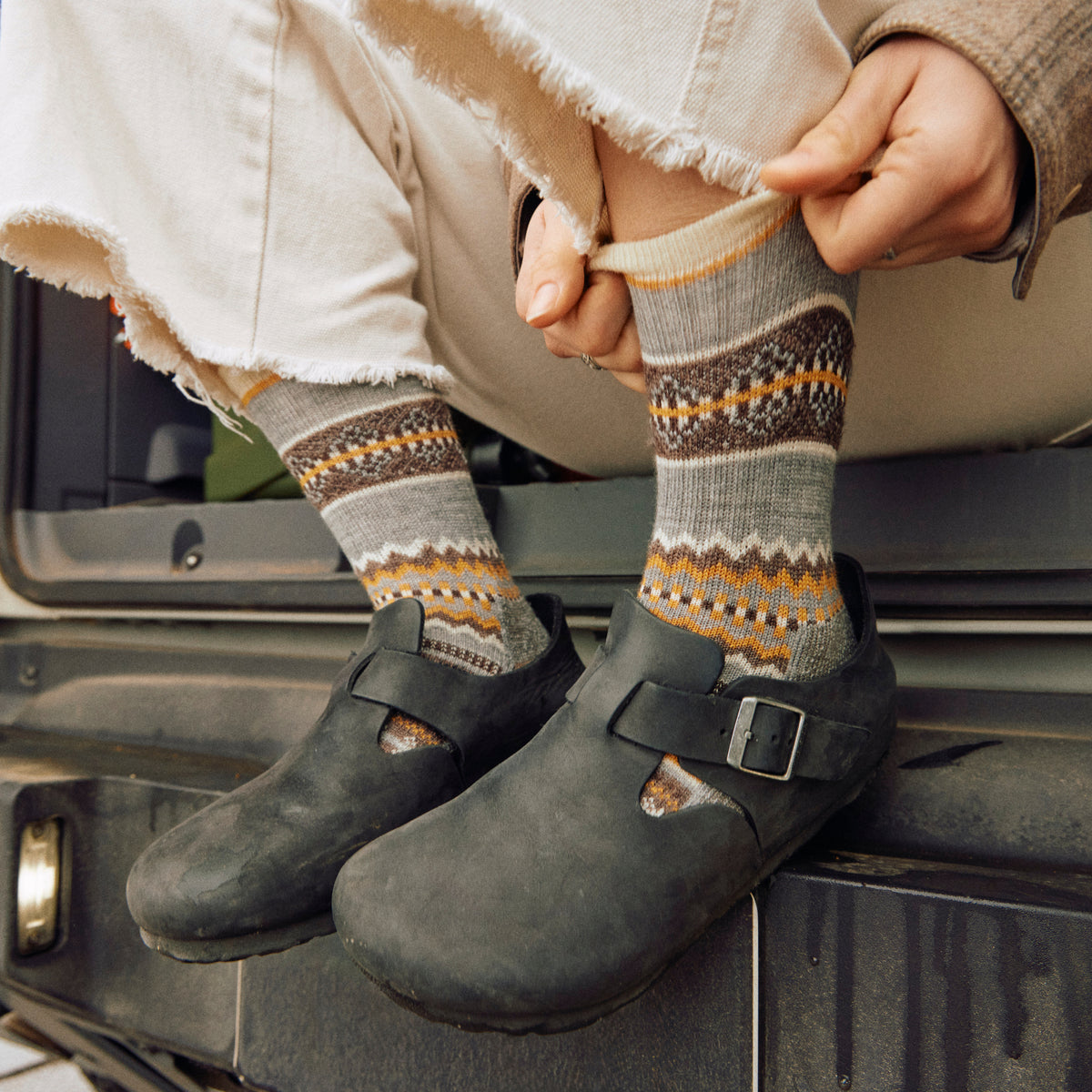 Everyday Cozy Snowed In Sweater Crew Socks Light Gray - ver - 3