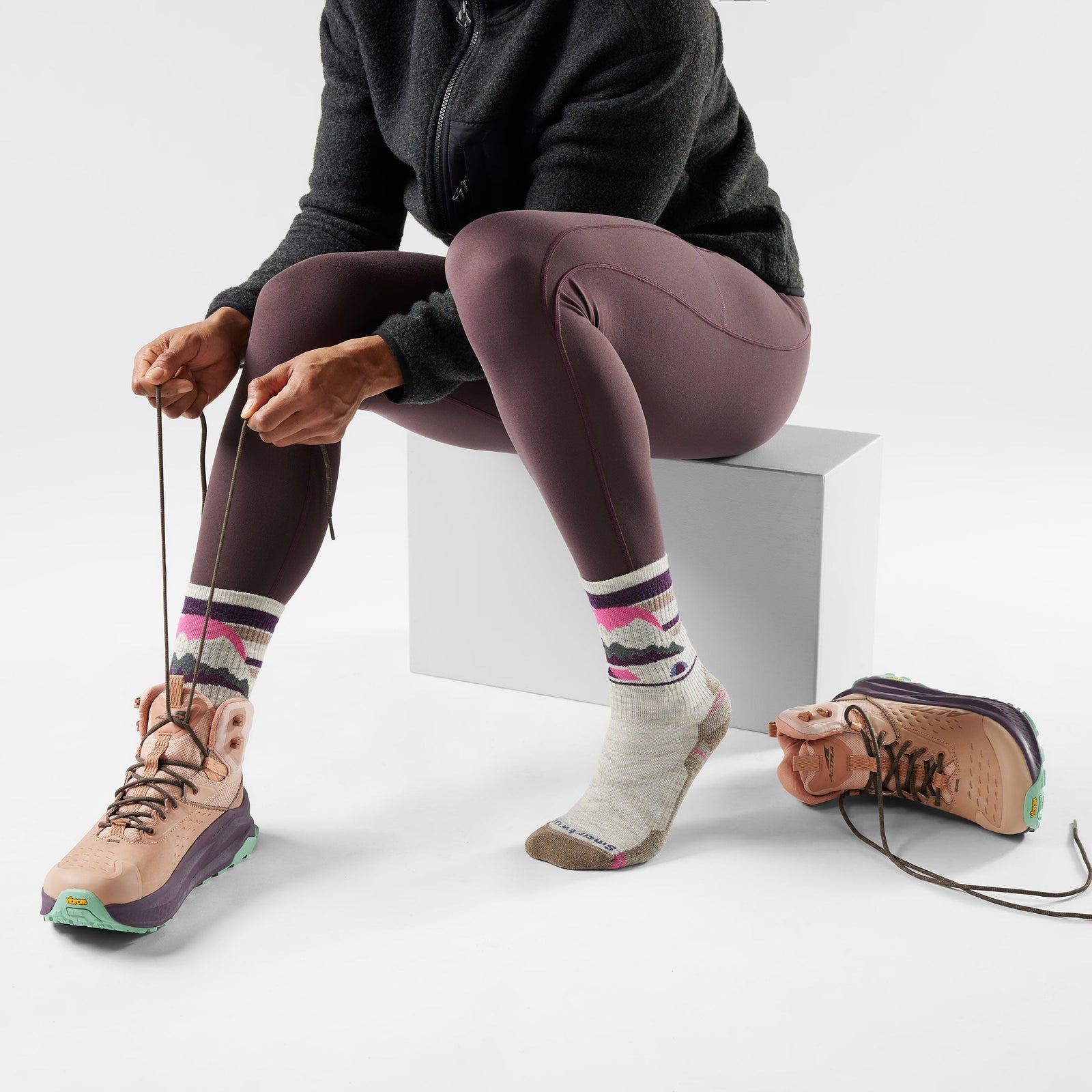 Women's Hike Mountain Moon Crew Socks Charcoal - ver - 2