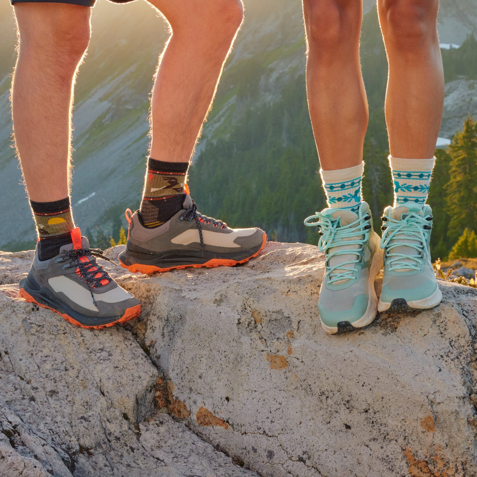 Women's Hike Retro Floral Mid Crew Socks Charcoal - ver - 3