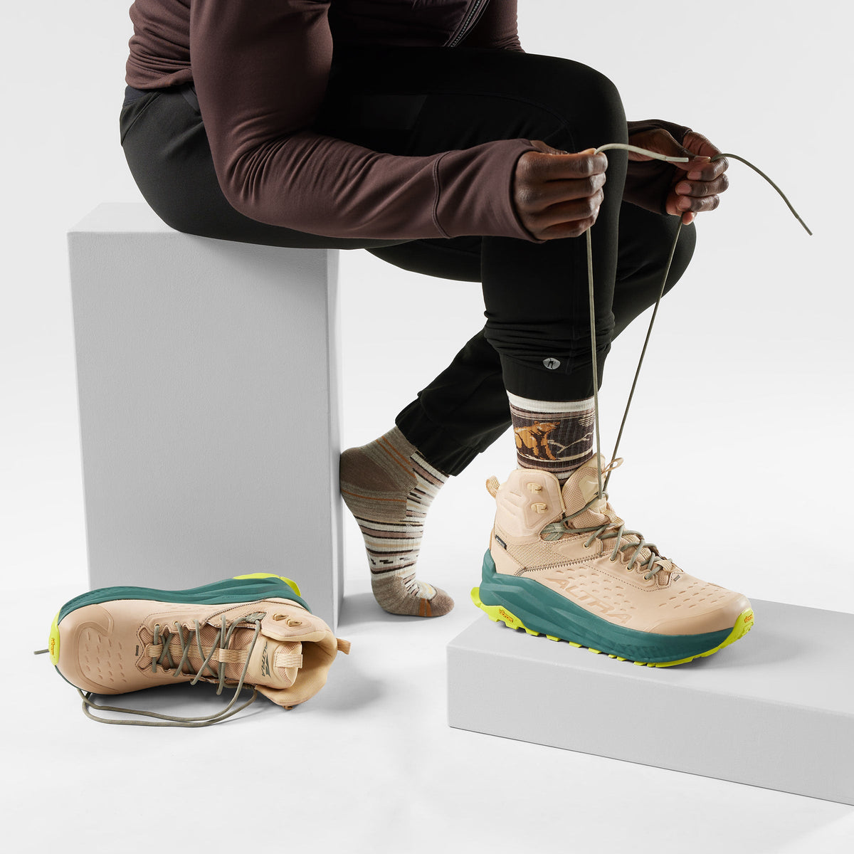 Hike Bear Stripe Mid Crew Socks Ash - ver - 2
