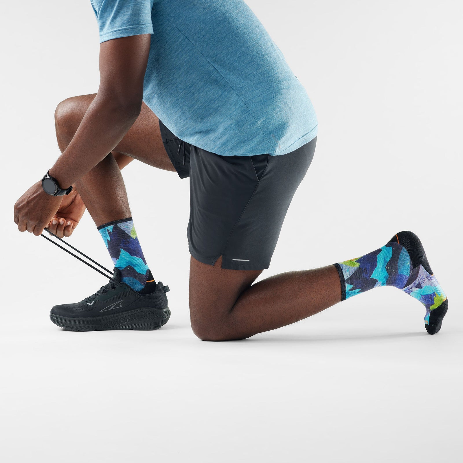 Trail Run Summit Sector Print Crew Socks Nightfall Blue - ver - 2